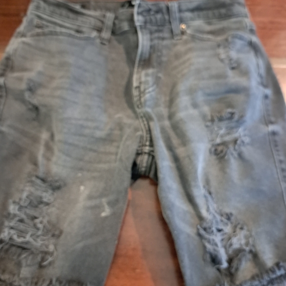 Shorts - Picture 2 of 3